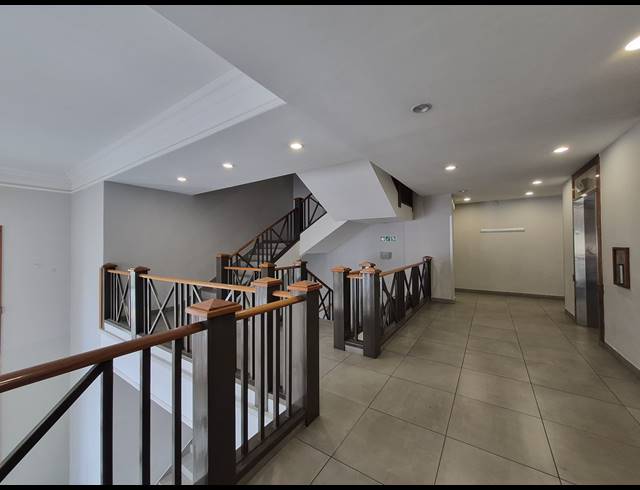6,233M² OFFICE FOR SALE IN HYDE PARK